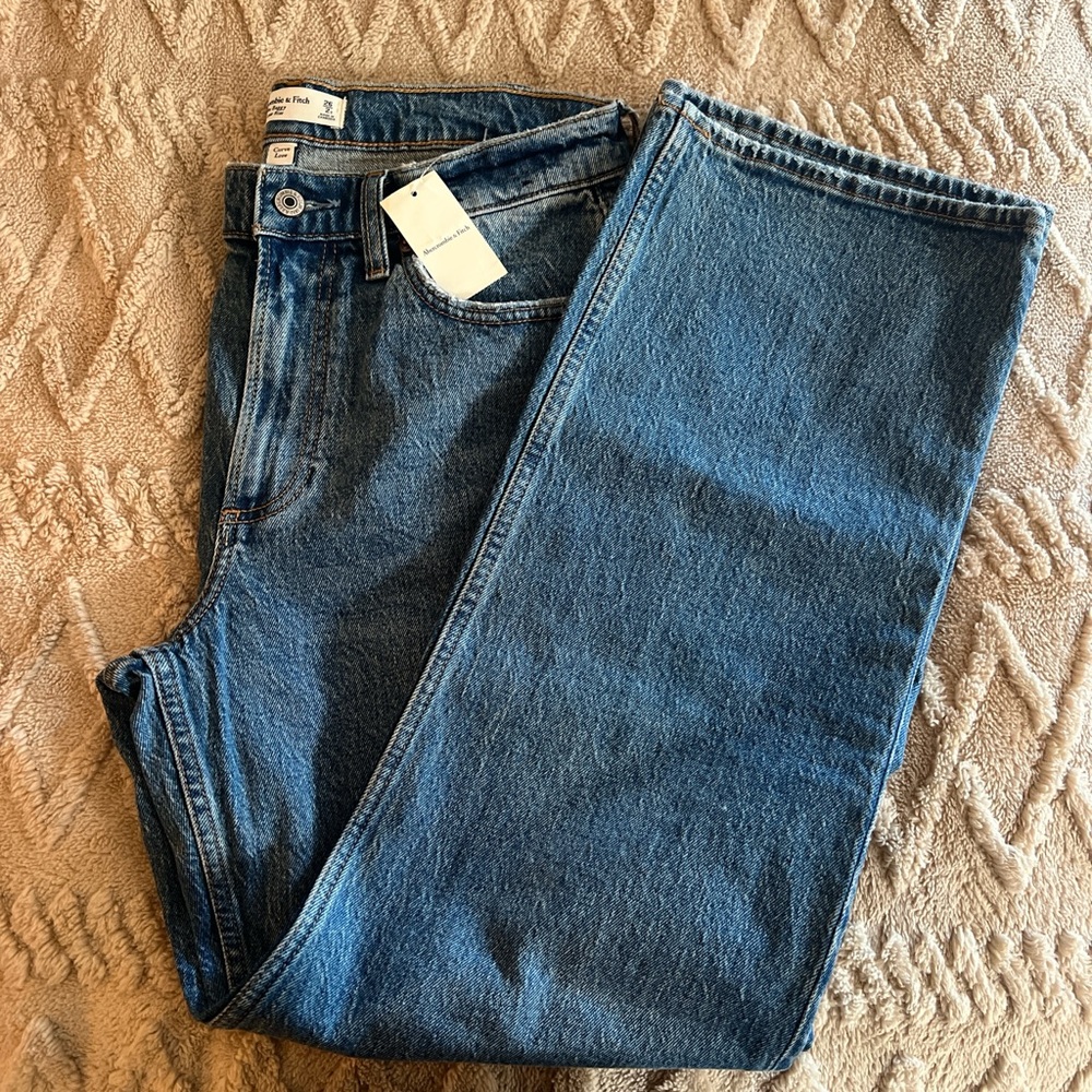 NWT A&F Low-Rise Curve Love Baggy Jeans.